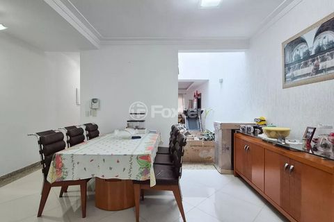 Image 6 - 889446