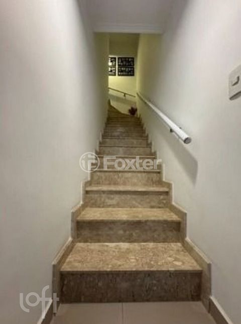 Image 10 - 889449