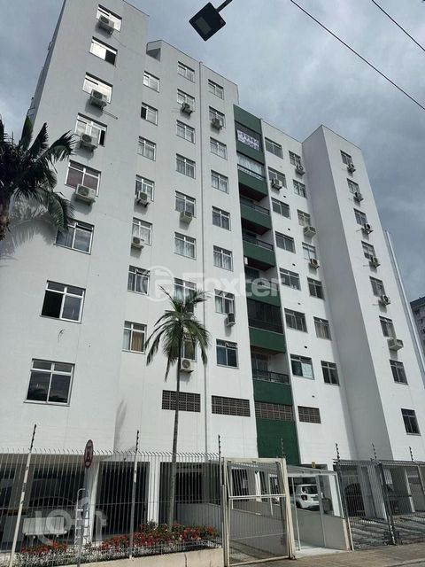Image 3 - 889455