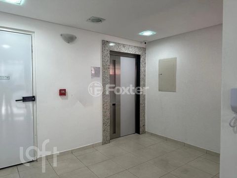 Image 7 - 889455
