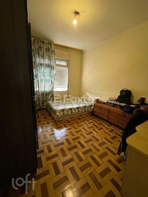 Image 5 - 889476