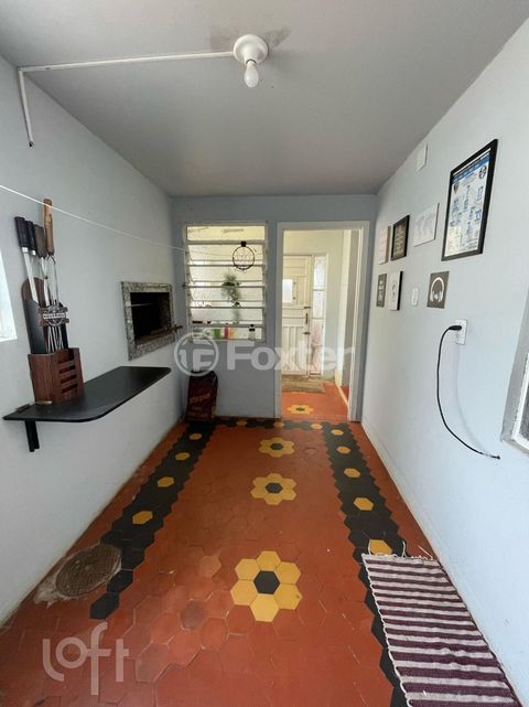Image 7 - 889476