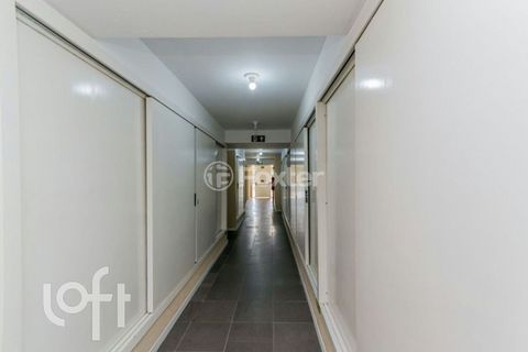 Image 3 - 889517