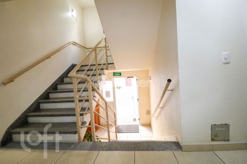 Image 17 - 889521