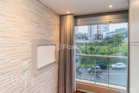Image 8 - 889539