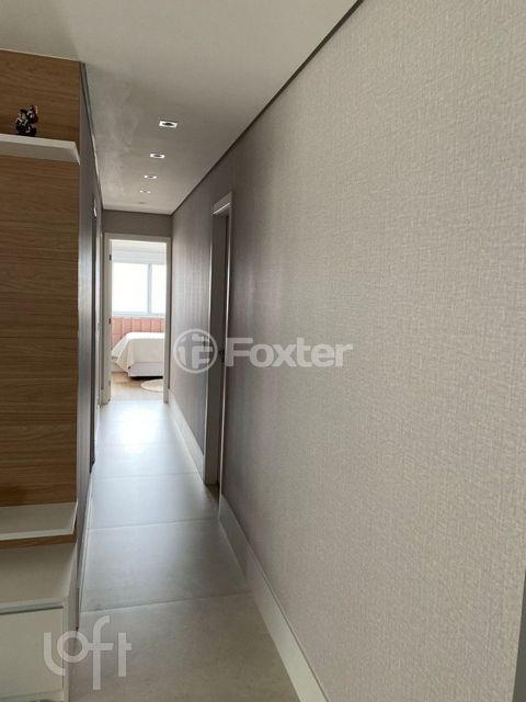 Image 10 - 889565
