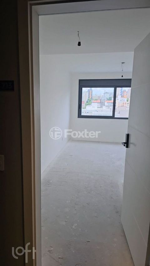 Image 2 - 889566