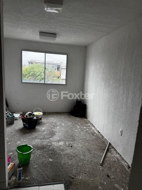 Image 1 - 889568