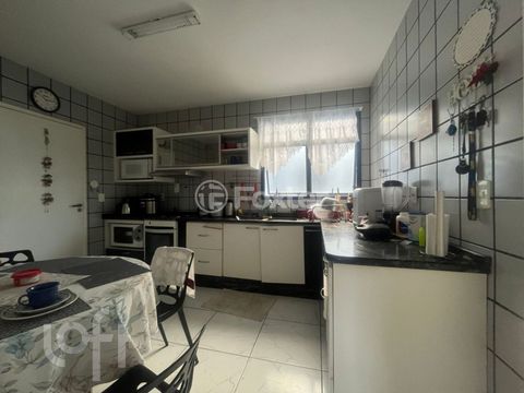 Image 6 - 889569