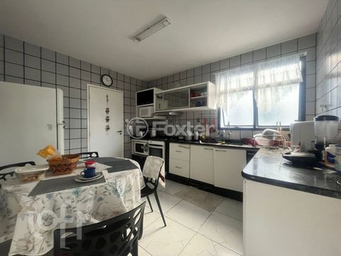 Image 7 - 889569