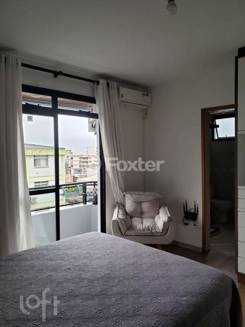 Image 7 - 889570
