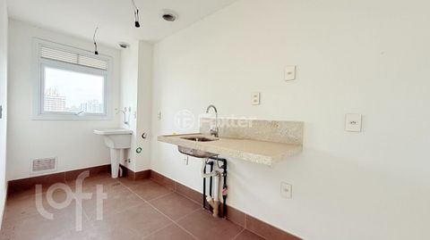 Image 6 - 889579