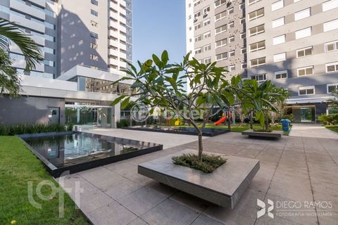 Image 8 - 889579