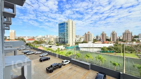 Image 19 - 889579