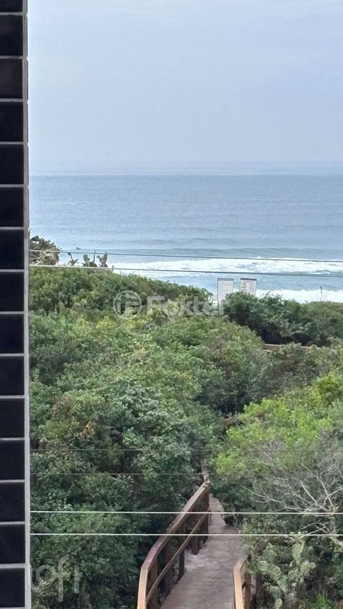 Image 7 - 889589