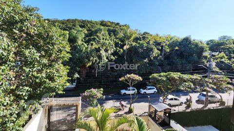 Image 10 - 889615