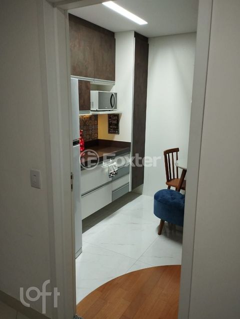 Image 4 - 889622
