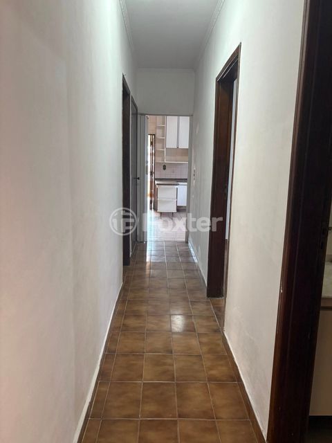 Image 6 - 889642
