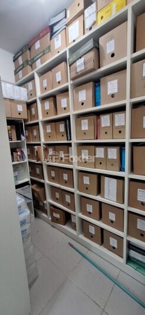 Image 8 - 889650