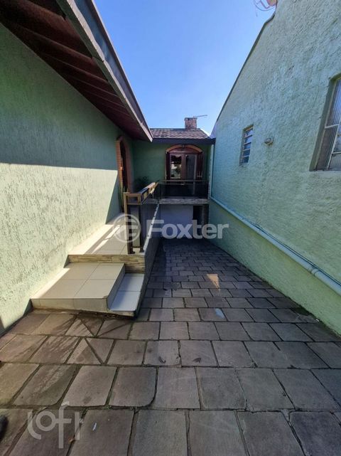 Image 3 - 889651