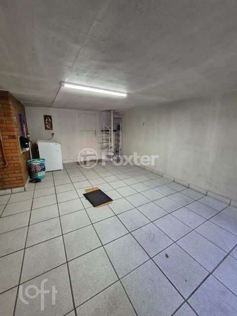 Image 13 - 889651