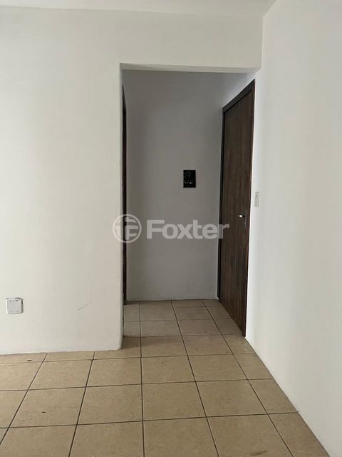 Image 1 - 889658