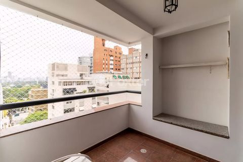 Image 11 - 889666