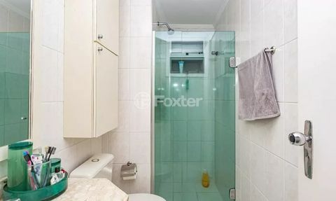 Image 8 - 889670