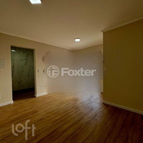Image 3 - 889702