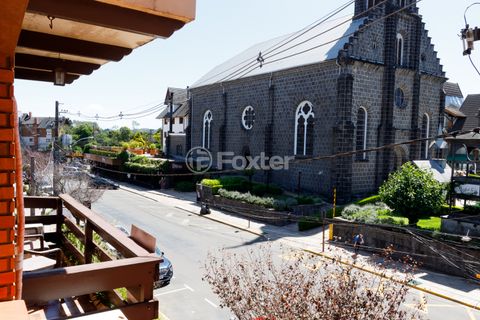 Image 11 - 889736