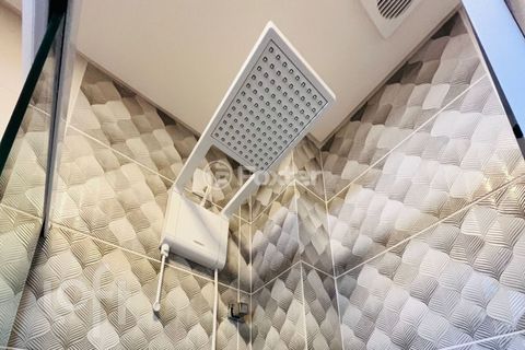 Image 19 - 889754