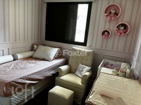 Image 7 - 889762