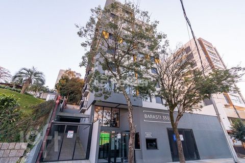 Image 3 - 889911