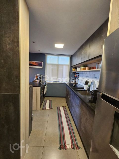 Image 7 - 889924