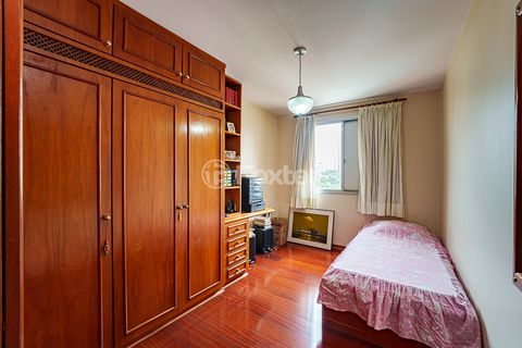 Image 9 - 889927