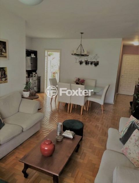 Image 3 - 889935