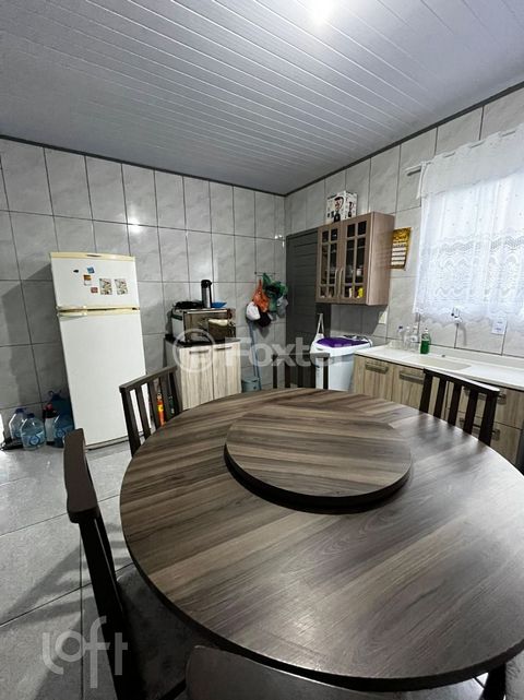 Image 3 - 889943