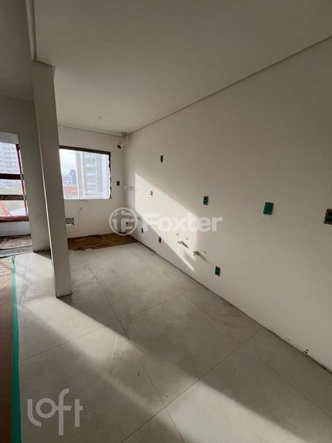 Image 3 - 889947
