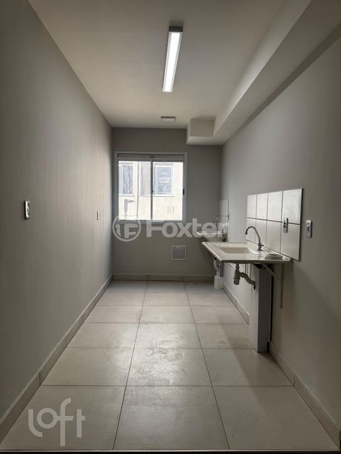 Image 1 - 889966