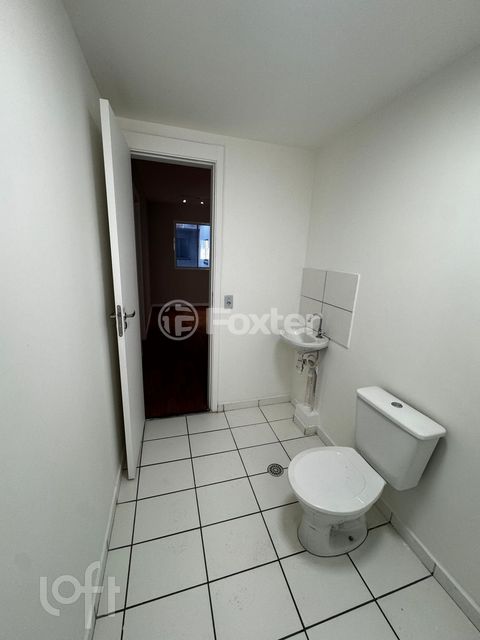 Image 7 - 889966