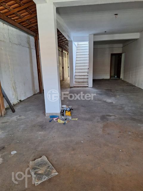 Image 6 - 890035