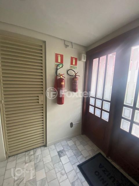 Image 3 - 890068