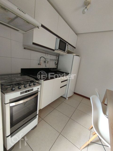 Image 6 - 890071