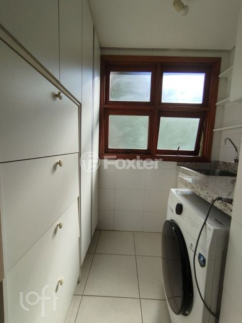 Image 8 - 890071