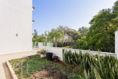 Image 18 - 890113