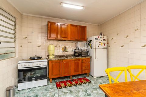 Image 8 - 890130