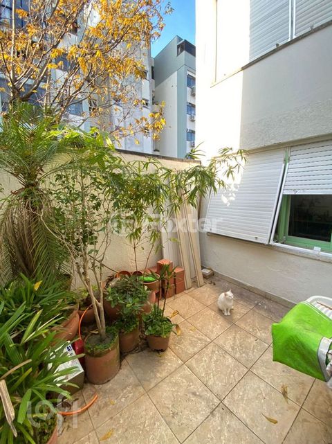 Image 6 - 890237