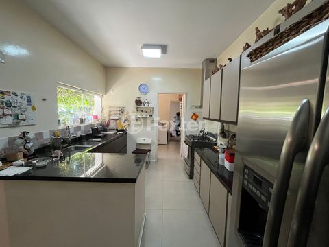Image 7 - 890257