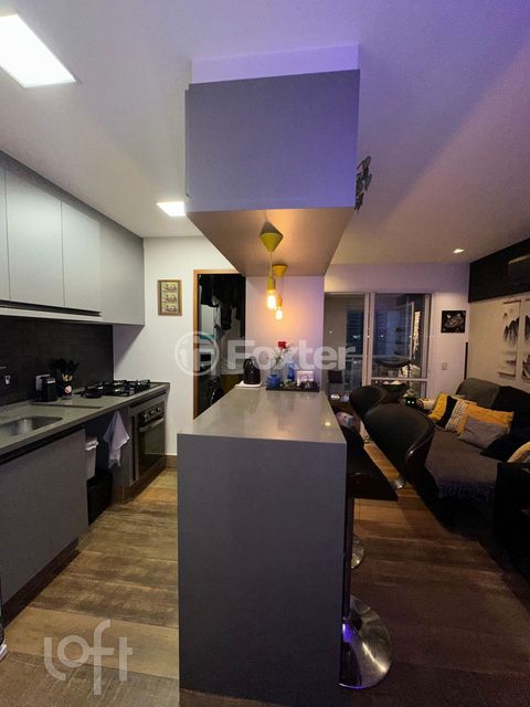 Image 8 - 890272