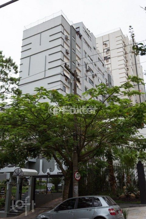 Image 11 - 890298